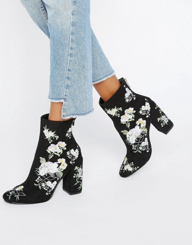 Embroidered boots for Fall